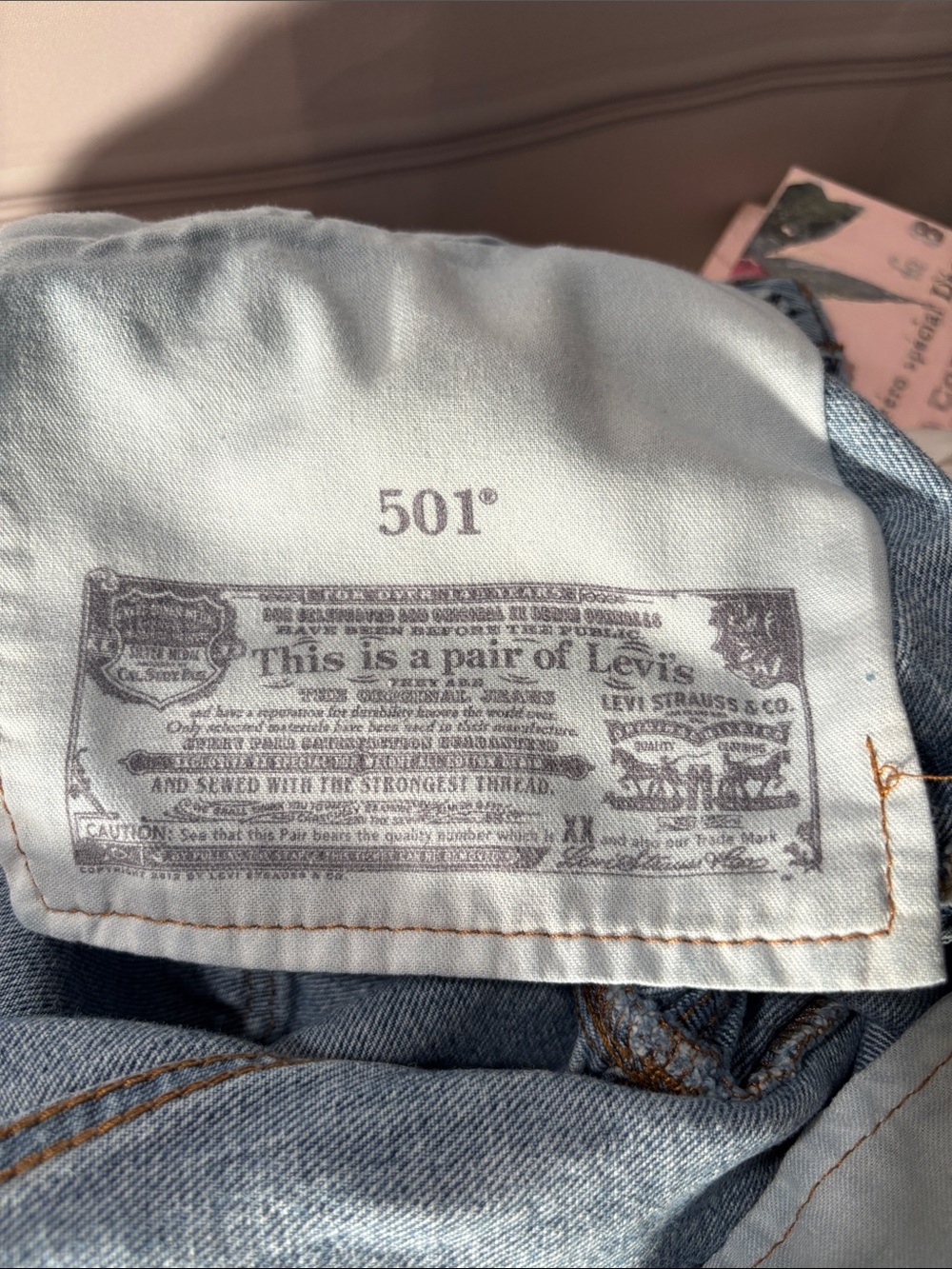 Men’s Levi 501 Medium Wash Straight Leg Button Fly Jeans, Size 33x32 - Picture 7 of 9